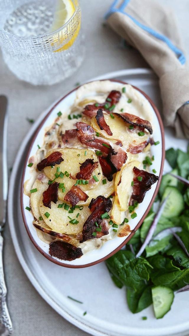 Grateng med kremost, bacon og potet