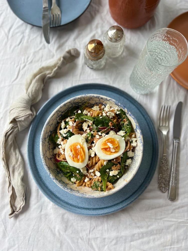 Red Pasta Salad with Spinach and Eggs