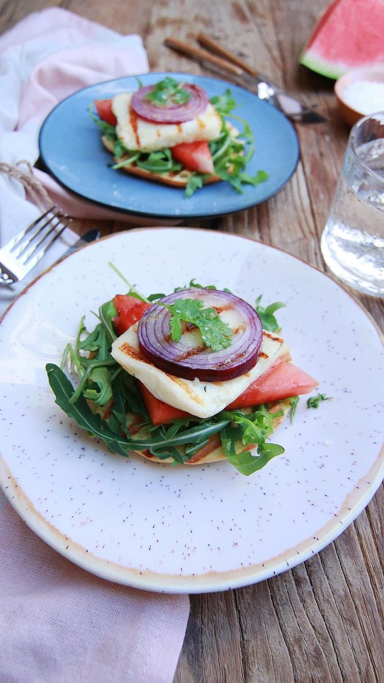 Sandwich med halloumi og grillet vannmelon