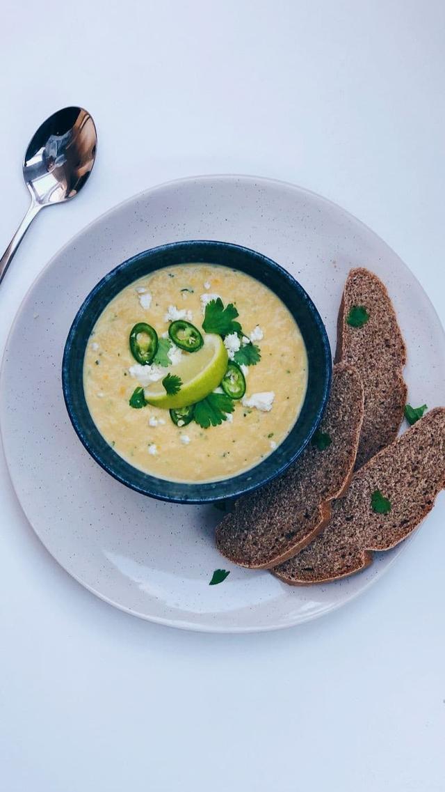Spicy maissuppe med hjemmelaget brød
