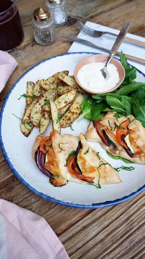 Hasselback kylling med stekte båtpoteter