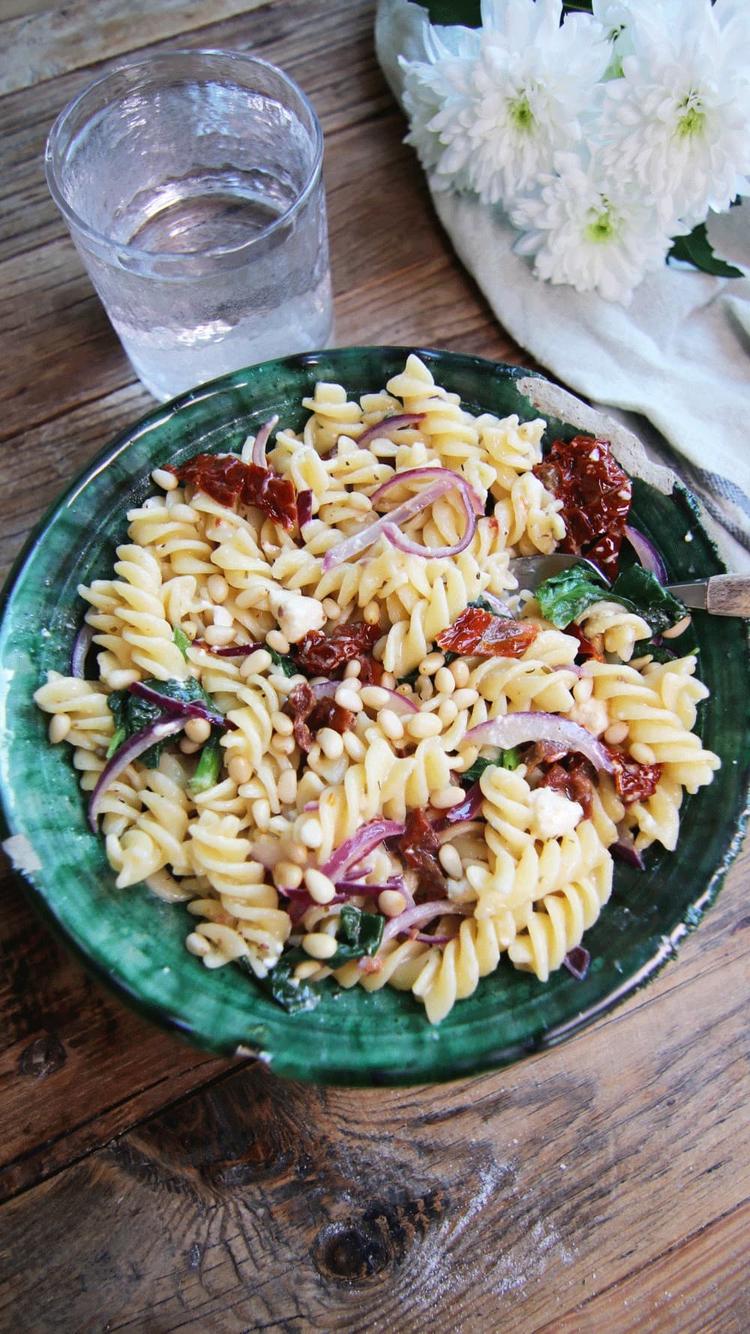 Pasta with Sun-dried Tomatoes and Feta
