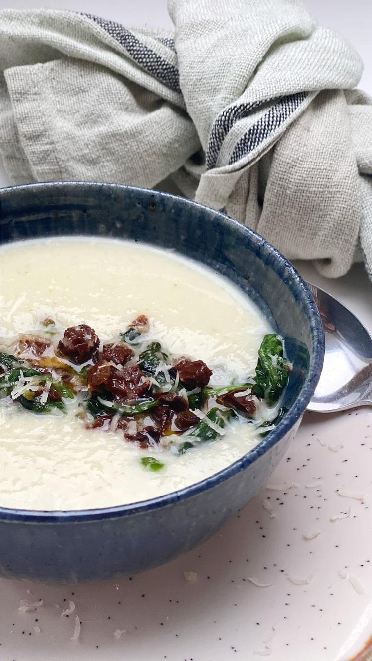 Cauliflower Soup with Parmesan and Sun-Dried Tomatoes