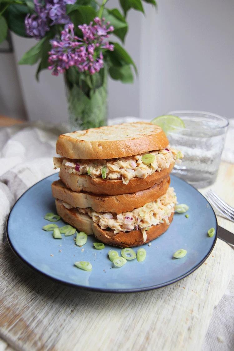 Sandwich med kikertsalat