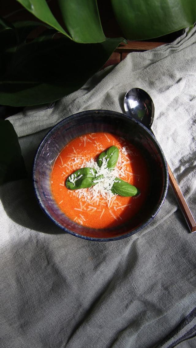 Tomat- og paprikasuppe