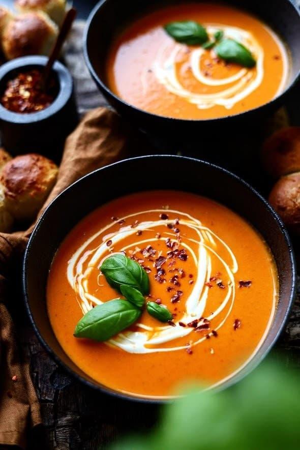 Spicy og kremet tomatsuppe