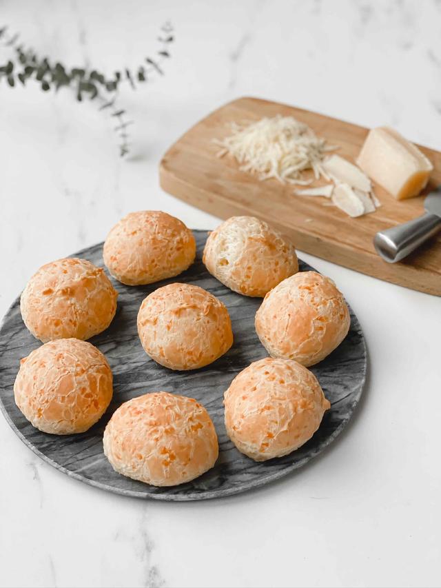 Brazilian cheese balls