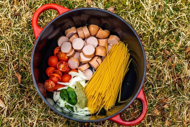 Eventyrgryte med pasta og tomat