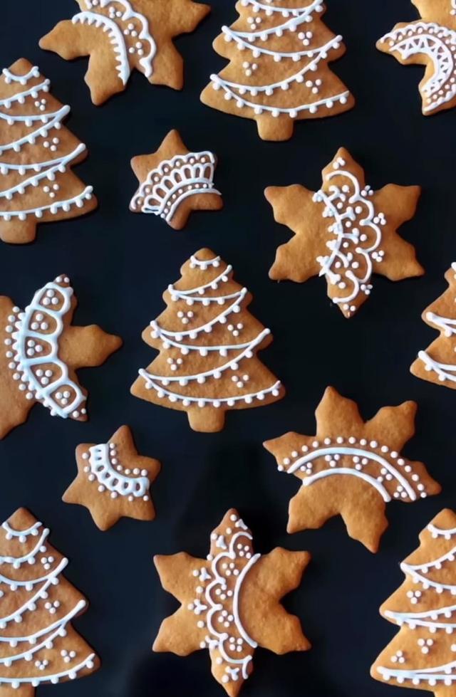 Classic Gingerbread Cookies