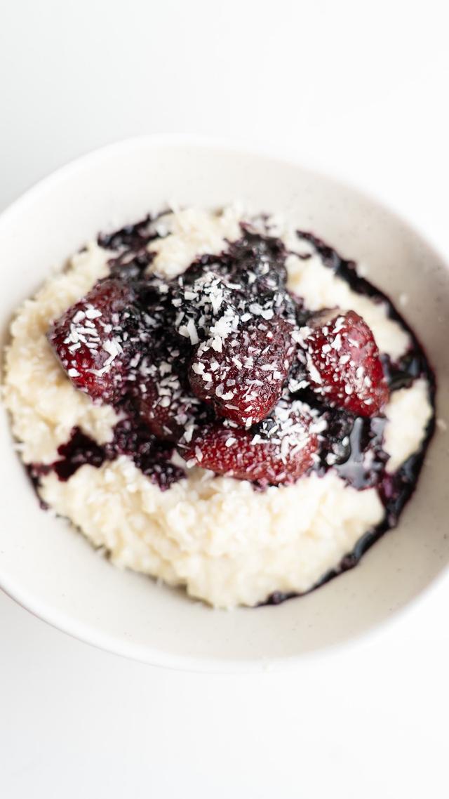 Hirsegrøt med lune bær