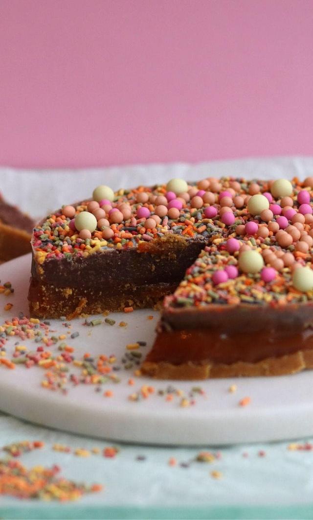 Karamellkake med kakestrøssel
