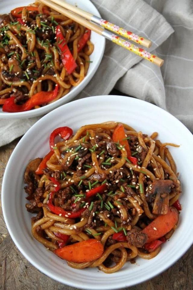 Spicy garlic udon