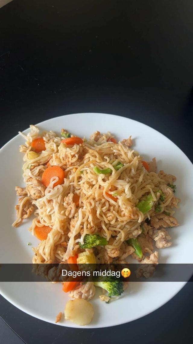 Wok med nudler