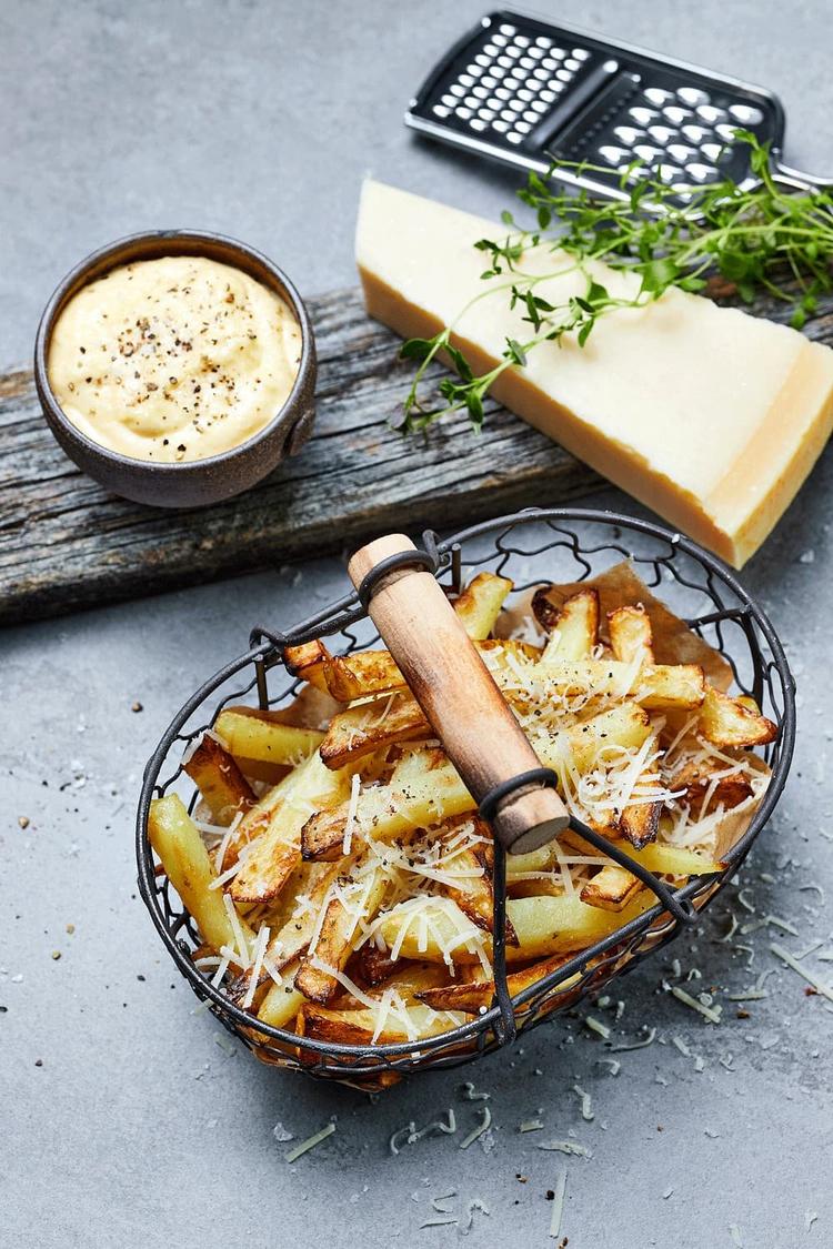 Truffle Fries with Super Delicious Parmesan Mayo
